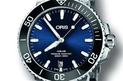 oris aquis 39.5 vs rolex submariner|39.5 oris aquis date.